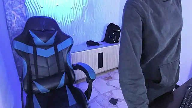 Snapshot of alison_moon7 chatting on November 2025 11:21:01 AM alison moon7 online show from November 2025 11:21:01 AM