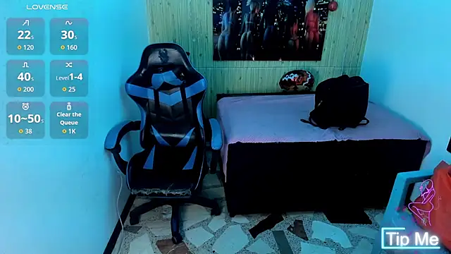 Snapshot of alison_moon7 chatting on November 2025 02:08:01 PM alison moon7 online show from November 2025 02:08:01 PM