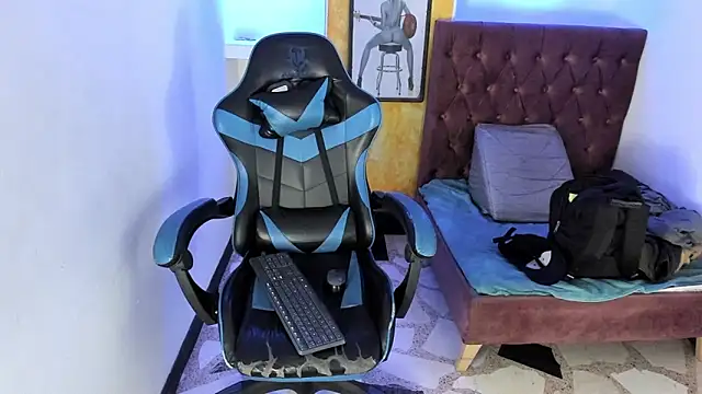 Snapshot of alison_moon7 chatting on November 2025 11:46:02 AM alison moon7 online show from November 2025 11:46:02 AM