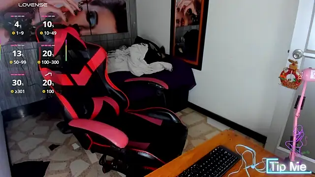 alison moon7 online show from December 2025 06:38:01 PM