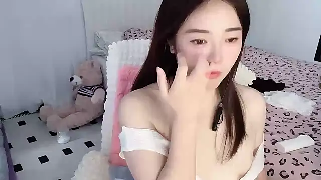 Xiali-166 online show from December 2025 04:20:02 AM