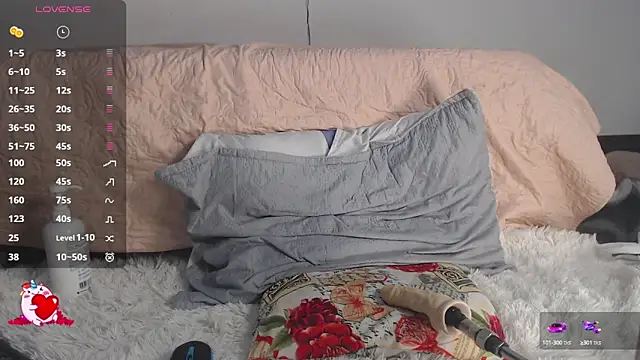 Brianna22  online show from October 2025 08:37:02 PM