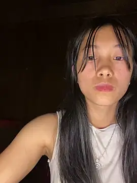 EmLy02 online show from October 2025 04:02:01 PM