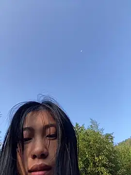 EmLy02 online show from October 2025 11:48:02 PM