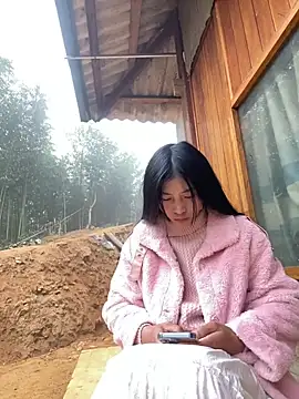 EmLy02 online show from December 2025 01:04:02 AM