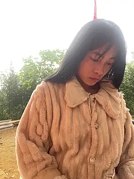 EmLy02 online show from December 2025 01:25:02 AM