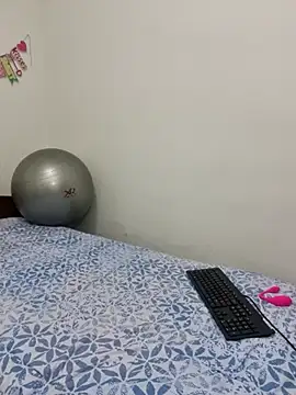 Snapshot of Nina_vallon chatting on October 2025 10:35:02 AM Nina vallon online show from October 2025 10:35:02 AM