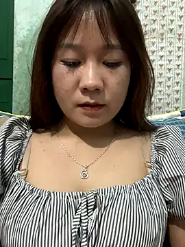 qinejr37 online show from November 2025 02:06:02 PM