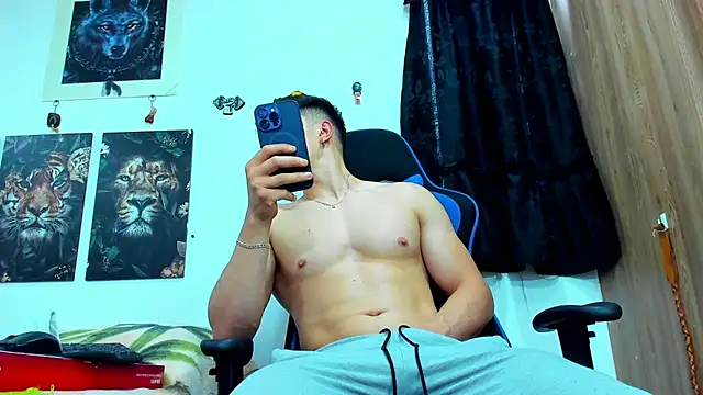 javiersexymann online show from March 2025 10:38:01 PM