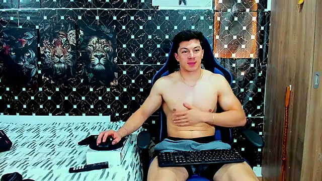 javiersexymann online show from May 2026 04:35:02 PM