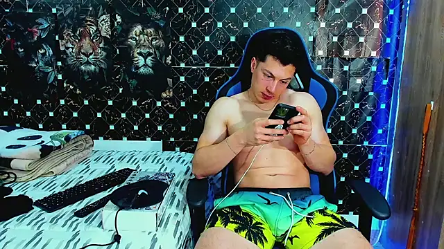 javiersexymann online show from June 2026 09:13:02 PM