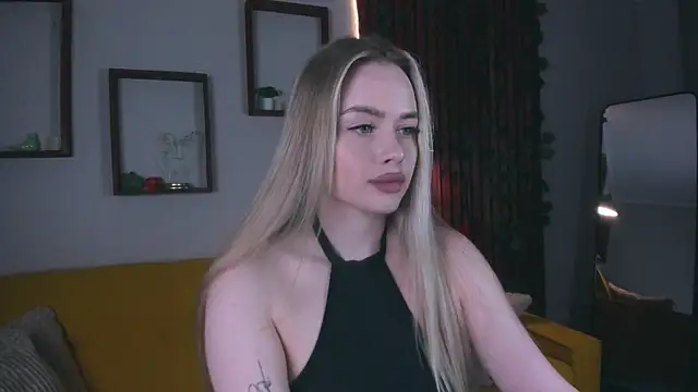 AvroraGoldie online show from November 2025 10:29:01 AM