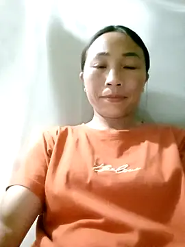 lucybaby00 online show from April 2026 02:40:02 PM