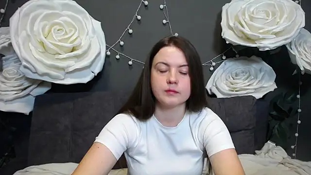 MavkaCute online show from November 2025 07:14:01 PM