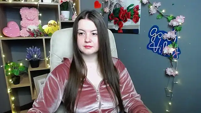 Snapshot of MavkaCute chatting on May 2026 06:14:01 PM MavkaCute online show from May 2026 06:14:01 PM