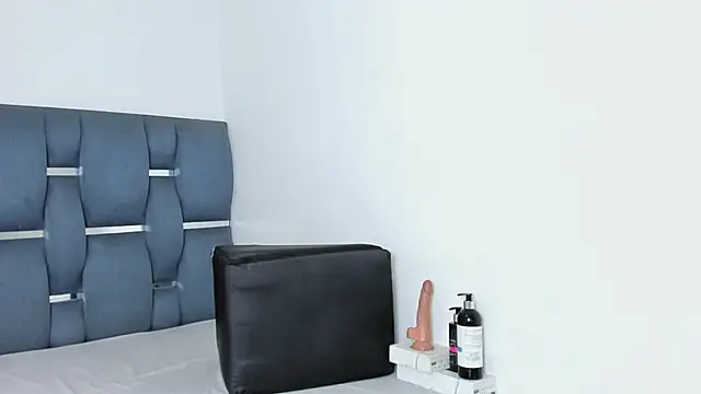 Snapshot of yourwife_anna chatting on October 2025 10:27:02 AM yourwife anna online show from October 2025 10:27:02 AM