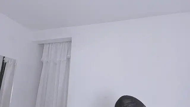 Snapshot of yourwife_anna chatting on November 2025 12:18:01 PM yourwife anna online show from November 2025 12:18:01 PM