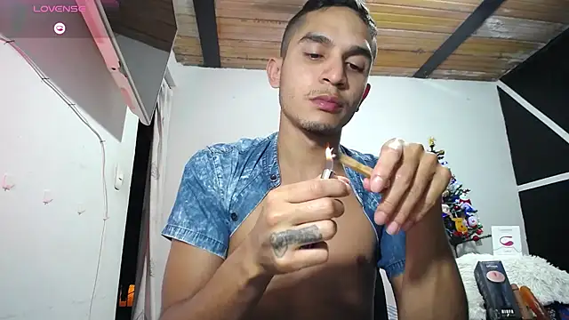 Angel latinboy online show from December 2024 01:25:01 AM