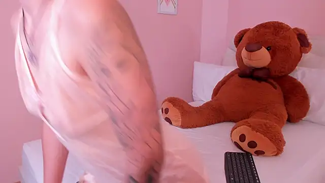 mae lyra online show from September 2025 09:40:02 PM