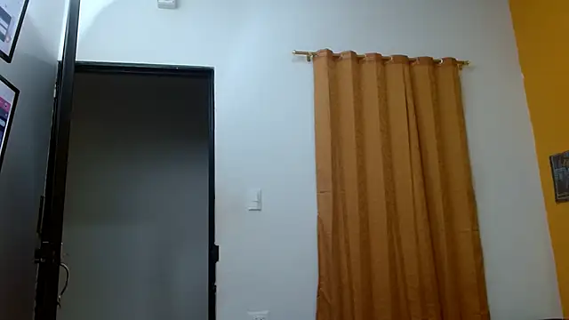 skinnyverus18 online show from September 2025 07:04:01 PM