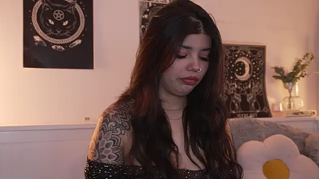 sophieee art online show from September 2025 12:49:01 AM