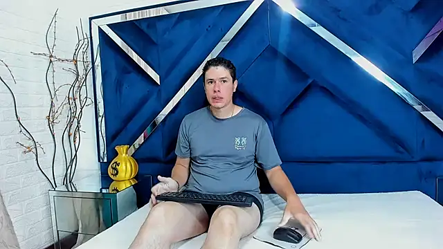 CandyandSteven online show from September 2025 02:33:01 AM