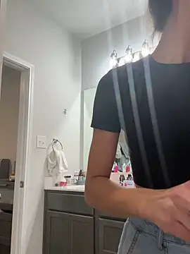 bbgurlnickii online show from September 2025 03:37:02 PM