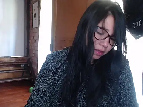 Snapshot of magiadeisis chatting on December 2025 01:05:02 PM magiadeisis online show from December 2025 01:05:02 PM