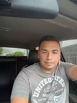 JuanStrong639 online show from April 2026 06:22:01 PM