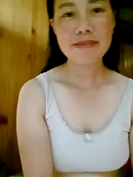 LyyChac online show from September 2025 02:12:02 AM