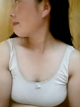 LyyChac online show from December 2025 05:37:02 AM