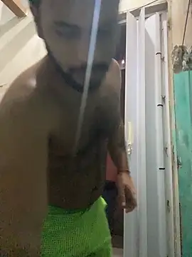 Snapshot of spiderfindom chatting on May 2026 07:32:02 PM spiderfindom online show from May 2026 07:32:02 PM