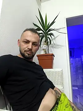 papichulo0099 online show from December 2025 04:41:01 AM