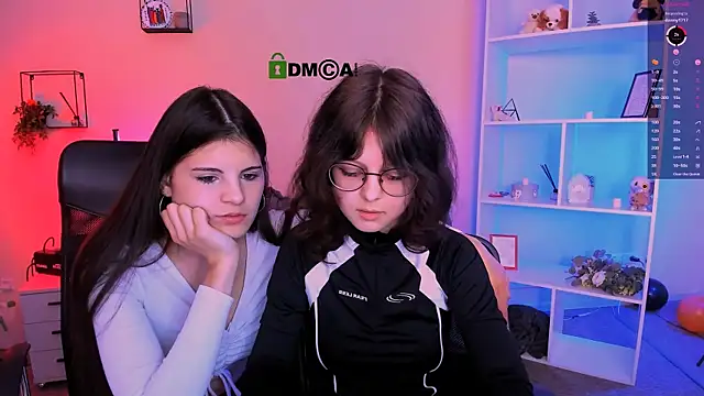 lizzie boom online show from November 2025 09:02:02 PM