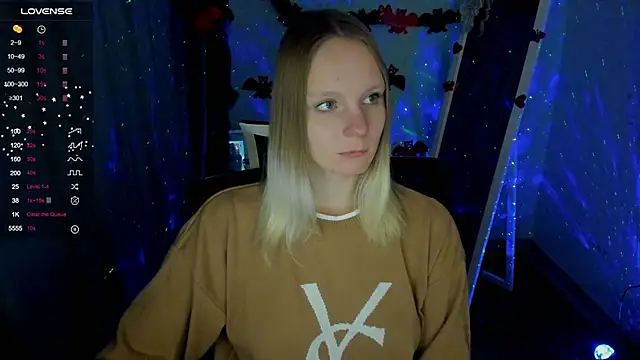 Kassandra XX online show from October 2025 01:02:02 PM