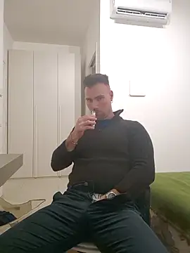 mrlyuis online show from December 2025 08:15:01 PM