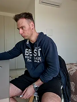 mrlyuis online show from April 2026 08:39:01 AM