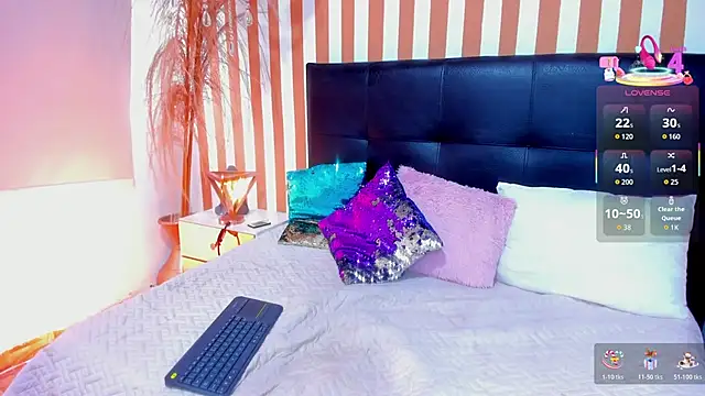 Snapshot of LunaToledo chatting on November 2025 12:38:01 PM LunaToledo online show from November 2025 12:38:01 PM