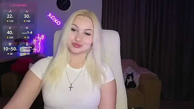 Snapshot of adrelaxina chatting on April 2026 07:06:01 PM adrelaxina online show from April 2026 07:06:01 PM
