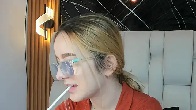 Snapshot of kristal_joi_dl chatting on December 2025 12:54:01 PM kristal joi dl online show from December 2025 12:54:01 PM