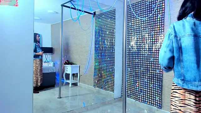 MiaAmore  online show from November 2025 02:19:01 PM