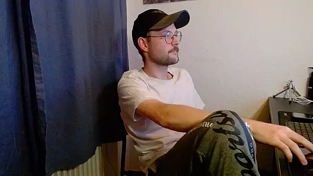 ChefDeLust online show from October 2025 05:02:02 PM