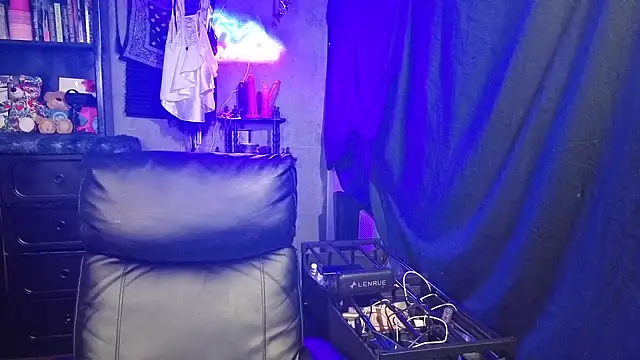 chicanachic13 online show from March 2026 04:17:02 AM