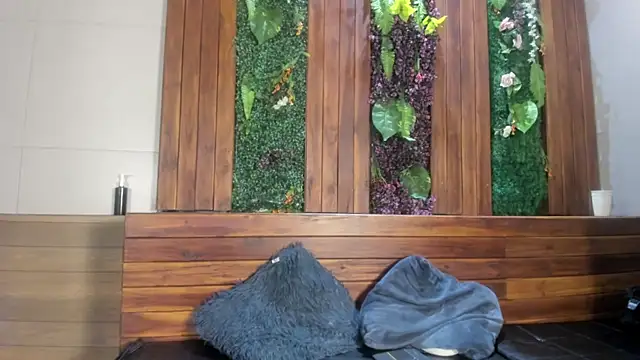 AustinJones  online show from December 2025 06:48:02 PM