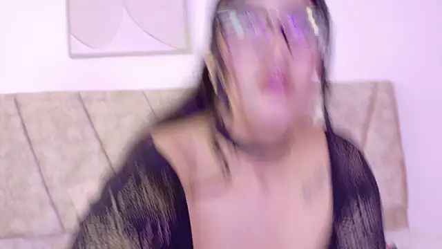 Miia Parker online show from September 2025 12:15:02 PM