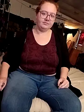 Snapshot of XEmoxkittyx chatting on February 2026 02:02:02 PM XEmoxkittyx online show from February 2026 02:02:02 PM