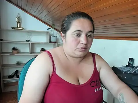 Khloe Tommson  online show from November 2025 12:06:01 PM