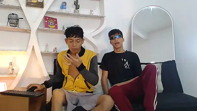 Snapshot of BEAUTY_BOYS1 chatting on September 2025 07:09:02 AM BEAUTY BOYS1 online show from September 2025 07:09:02 AM