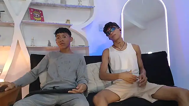 Snapshot of BEAUTY_BOYS1 chatting on September 2025 07:09:02 AM BEAUTY BOYS1 online show from September 2025 07:09:02 AM