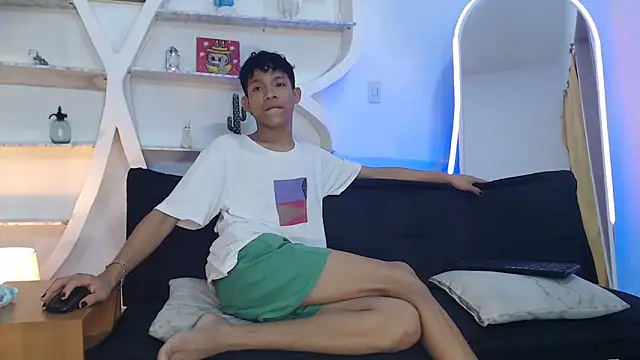 Snapshot of BEAUTY_BOYS1 chatting on October 2025 11:46:01 PM BEAUTY BOYS1 online show from October 2025 11:46:01 PM